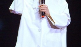 華晨宇新聞最新爆料,神秘事件引發(fā)熱議，粉絲期待揭秘