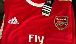 球衣諜照最新爆料,新賽季戰袍搶先看，球星新裝亮相引期待