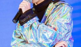 華晨宇新聞最新爆料,神秘事件引發(fā)熱議，粉絲期待揭秘