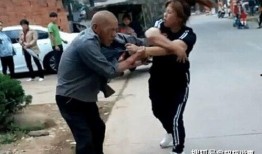 張?zhí)m鎮(zhèn)爆料兒子被暴打視頻,現(xiàn)場視頻曝光引關(guān)注