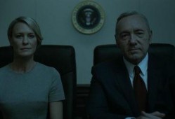 紙牌屋四季在線觀看,權力的游戲，政治的較量